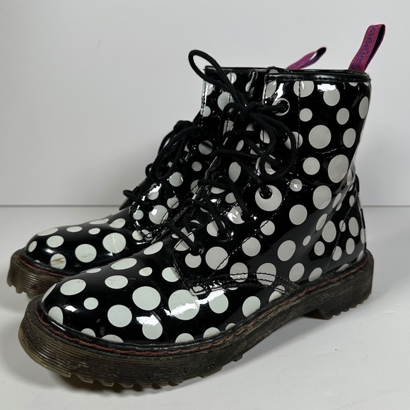 SOLD - poshmark.ca Vintage Ziggies Combat Boots - Picture 1 of 9